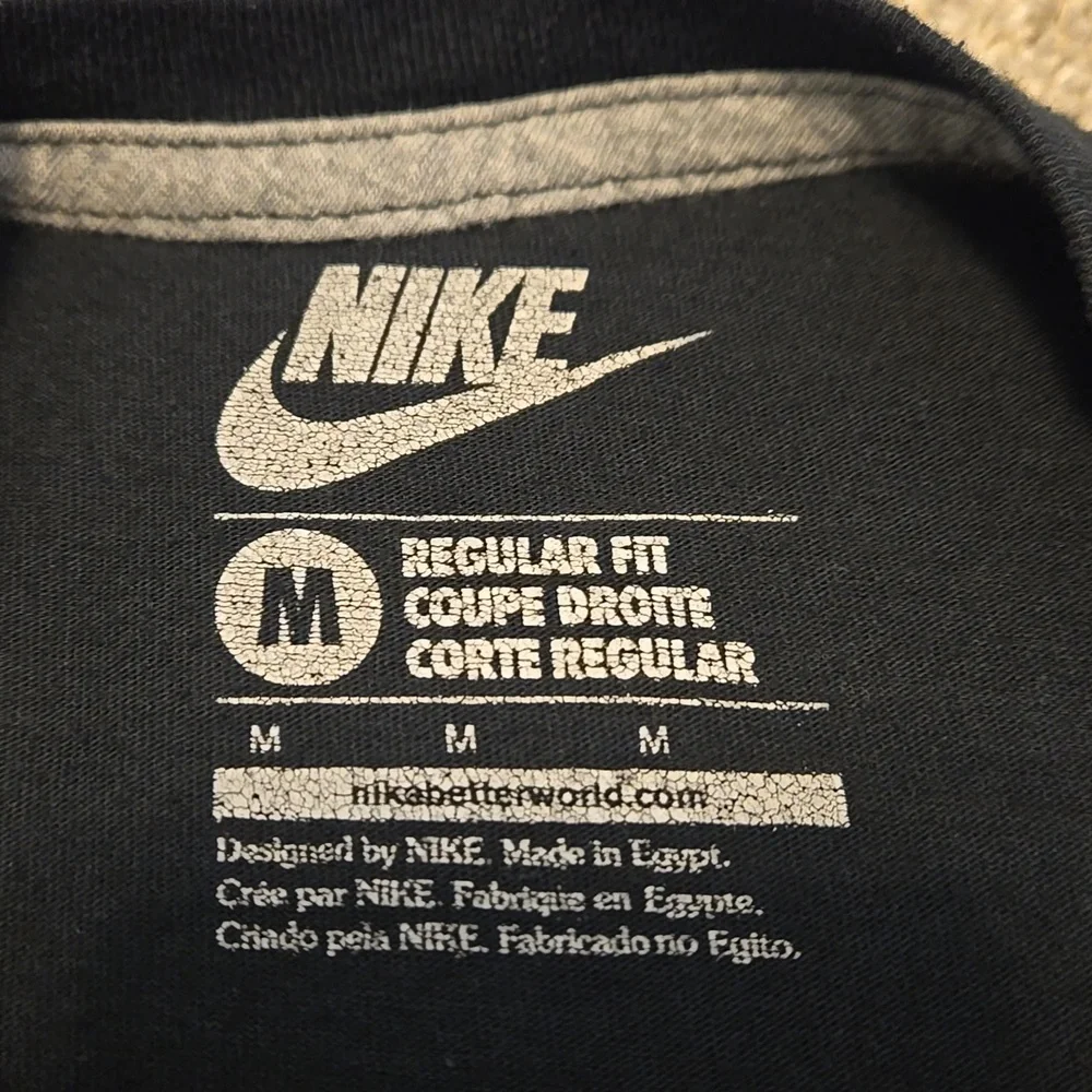 Boy's Medium Nike T Shirt Black and Blue - Picture 3 of 3